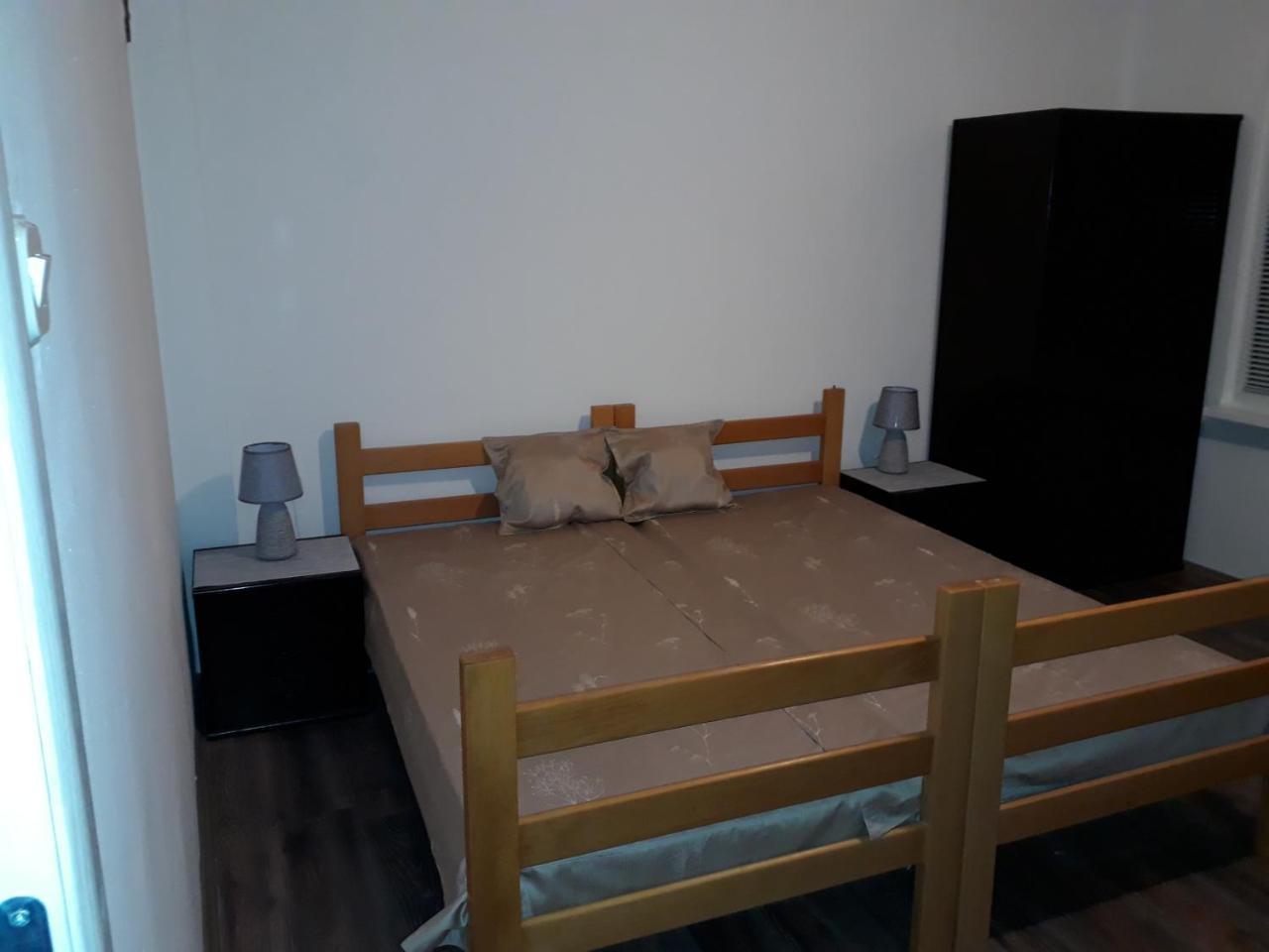 Misko'S Guest House Скопье Экстерьер фото